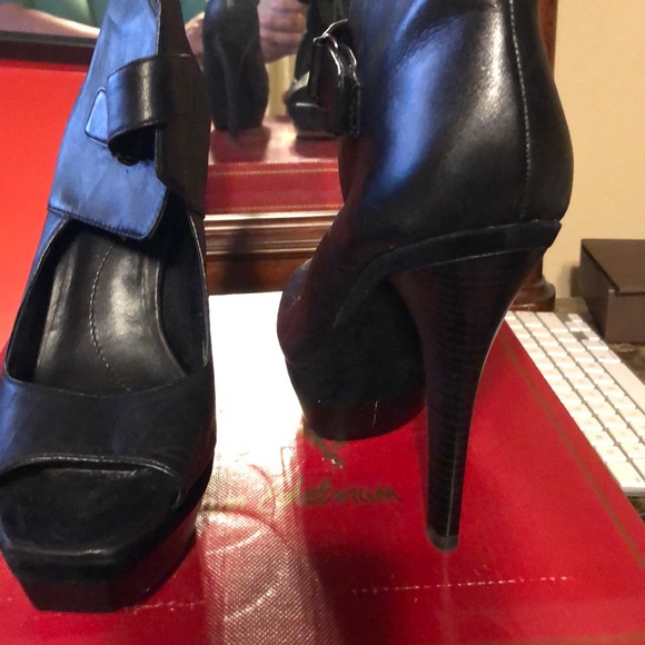 Black leather platform heels - Picture 1 of 1